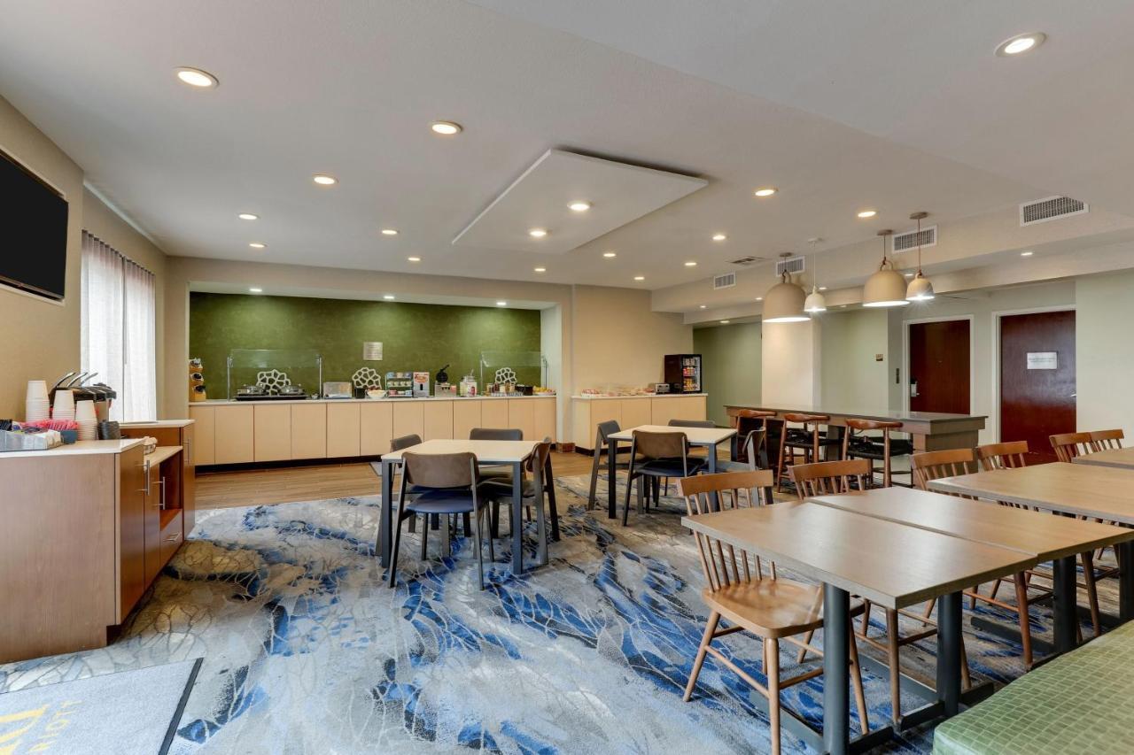 Hotel Fairfield By Marriott Colinas 3*