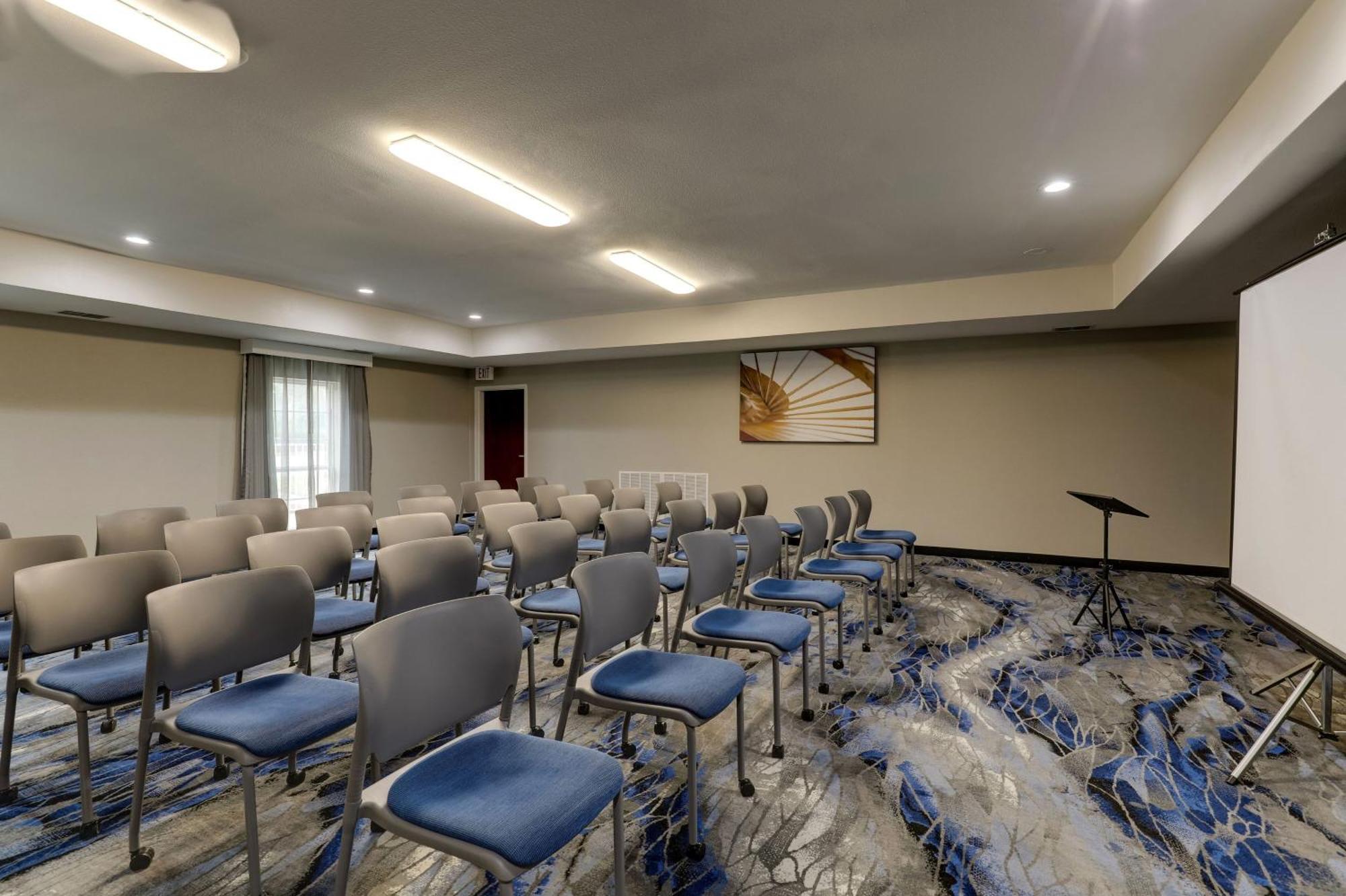 Fairfield By Marriott Colinas 3*