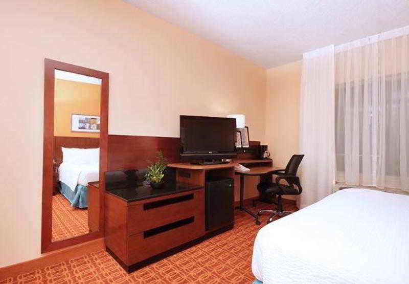 Hotel Fairfield By Marriott Colinas 3*